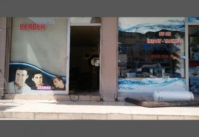 Berber dükkanını silahla taradılar