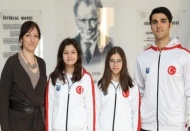 Beril Öztürk 100 ve 200 metre kurbağalama stilinde üç Türkiye birinciliği kazandı