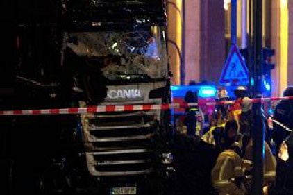 Berlin&#039;de kamyon pazara girdi: 12 ölü, 48 yaralı
