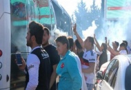 Beşiktaş Gaziantep’te şampiyon sloganıyla karşılandı