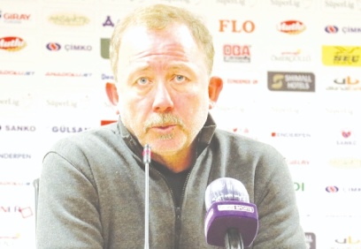 Beşiktaş Teknik Direktörü Sergen Yalçın: “MHK’ye sesleniyorum, bu şekilde devam etmez”