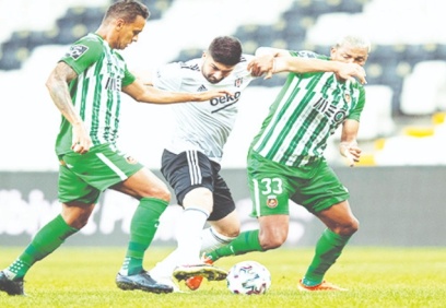 Beşiktaş ve Alanyaspor, UEFA Avrupa Ligi'ne veda etti