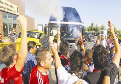 Beşiktaş’ı taraftarlar karşıladı