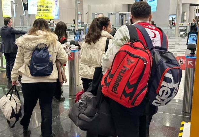 Beşiktaşlı futbolcular, Gaziantep'e özel uçak gönderdi