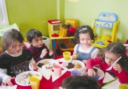 Beslenme alışkanlığı okul öncesi ve okul çağlarında edinilir