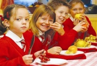 Beslenme çantasında kuru yemiş ve kurumeyve olmalı