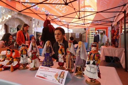 Bez bebekler, Oyun ve Oyuncak Müzesi&#8217;nde sergileniyor