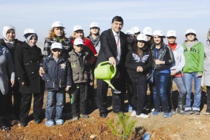 Bi Dünya Yeşil Alan&#8221;için binlerce fidan toprakla buluşacak