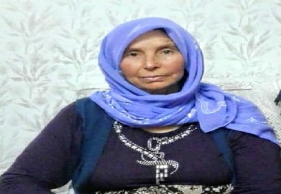 Biber toplayan kadın kamyonetin altında kaldı