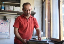 Bıçaklar kurbana hazırlanıyor