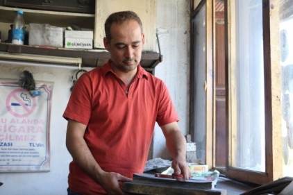 Bıçaklar kurbana hazırlanıyor