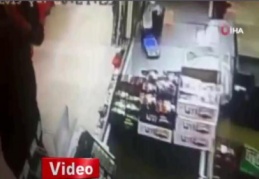 Bıçaklı, silahlı market soyguncularını sopayla etkisiz hale getirdi