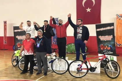 Bilekler güreşti