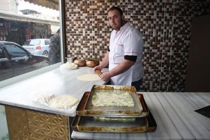 Bilen de bilmeyen de katmer yapıyor