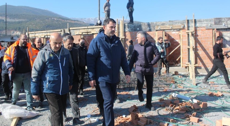 Bilimsel raporlarla en doğru, en sağlam zemin belirlenip, buna göre konutların inşaatına başlanacak