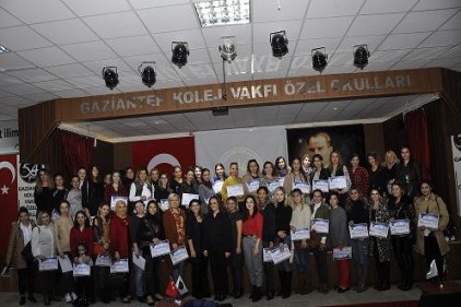 &#8220;Bilinçli Anne&#8221; semineri genç annelerin büyük ilgisini gördü