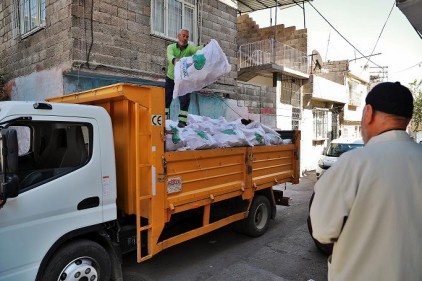Bin 200 dar gelirli aileye 500&#8217;er kilo odun dağıtılacak