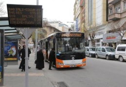 Bin 897 durakta 136 hatta ve 885 araçla hizmet veriliyor