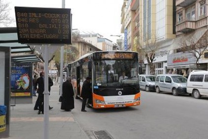 Bin 897 durakta 136 hatta ve 885 araçla hizmet veriliyor