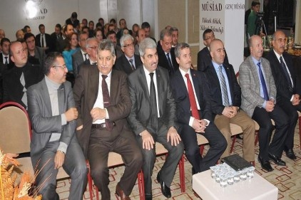 Bin 631 ev yıkıldı