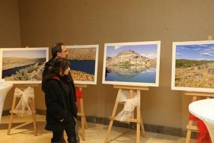 Bin Bir Suretler&#8217; ve &#8216;Çiçeklerin Dili&#8217; sergisi açıldı