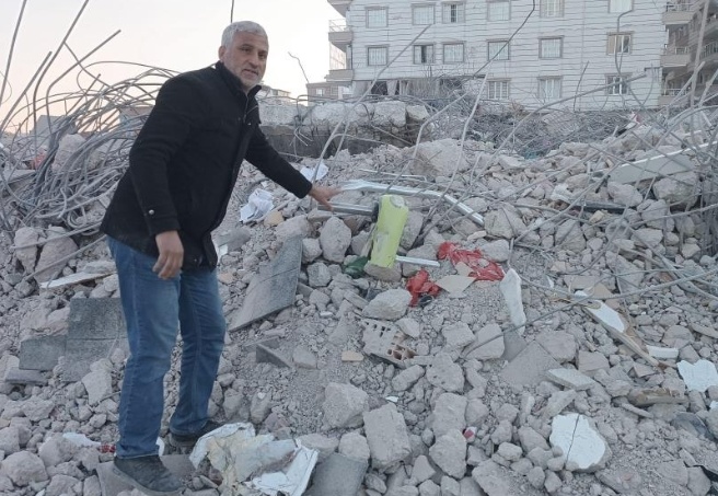 Bina 50 kişiye mezar oldu