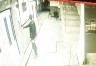 Binadan bisiklet çalan hırsız kameralara yakalandı