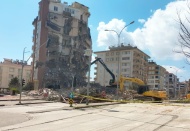 Binamız onların adaleti ve vicdanı gibi çürük değil