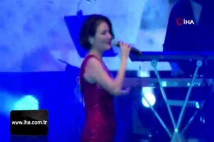 Binlerce seyirci Göksel ve Kolpa ile yaza veda etti