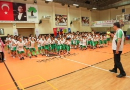 Binlerce sporcu öğrenci, sağlıklı bir yaşama başlangıç yapıyor