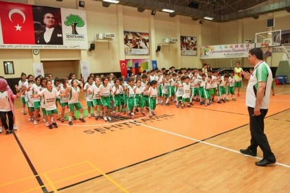 Binlerce sporcu öğrenci, sağlıklı bir yaşama başlangıç yapıyor