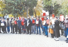 Bir daireyi 15 kişiye satan inşaat firması mağdur etti