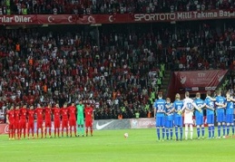 “Bir dakika saygı duruşu ıslıklandı, yuhalandı”