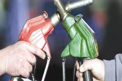Bir depo benzinin 143 lirası vergiye gidiyor
