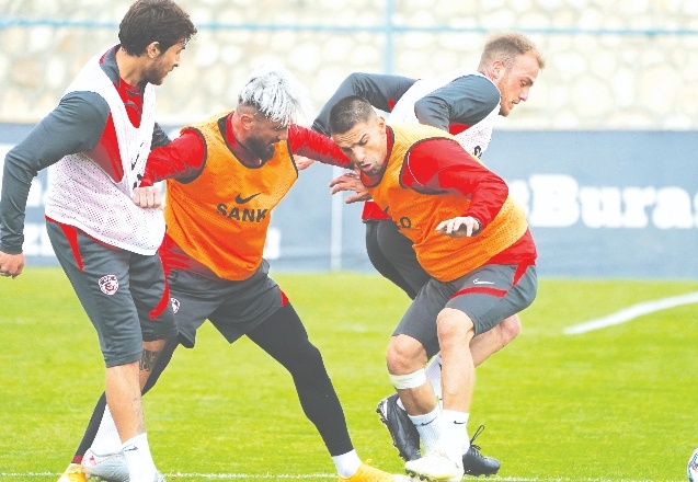 Bir günlük iznin ardından antrenman başladı