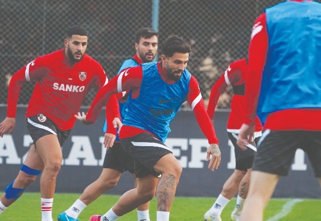 Bir günlük iznin ardından Galatasaray maçının hazırlıkları başladı