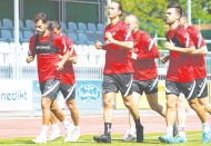 Bir günlük iznin ardından kampta çift antrenman