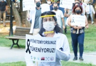 Bir haftada 23 sağlık çalışanı salgından yaşamını yitirdi