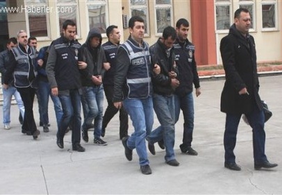 Bir iş yerinden hırsızlık yapan 5 kişi yakalandı