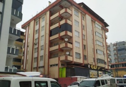 Bir kadın daha düştü, ağır yaralı!