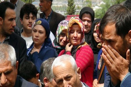 Bir kadın daha kocasının bıçak darbeleri ile yaşamını yitirdi