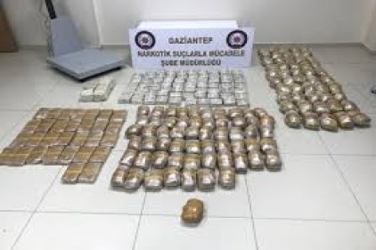 Bir kamyonda 150 kilo eroin ele geçirildi.