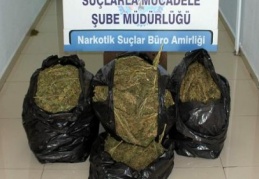 Bir kişi 6 kilo esrarla yakalandı