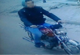 Bir kişinin cep telefonunu çalan motosikletli kapkaççılar, mezarlığa girerek izlerini kaybettirdi.