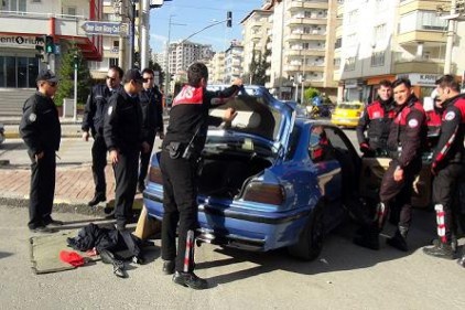 Bir kişiyi darp edip havaya ateş açan şahıslar yakalandı