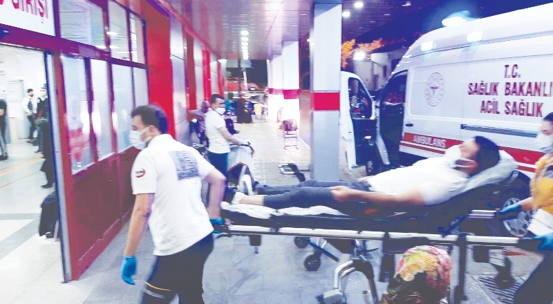 Bir komiser yaralandı