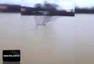 Bir mahalle sular altında kaldı