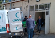 Bir oğlunu öldürdü, bir oğlu ile torununu ise yaraladı