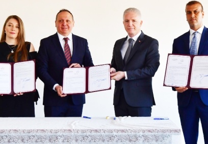 Bir okul açıldı, bir okul protokolü imzalandı