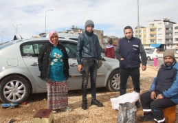Bir tas sıcak çorba ve ekmeğe hasret kaldık